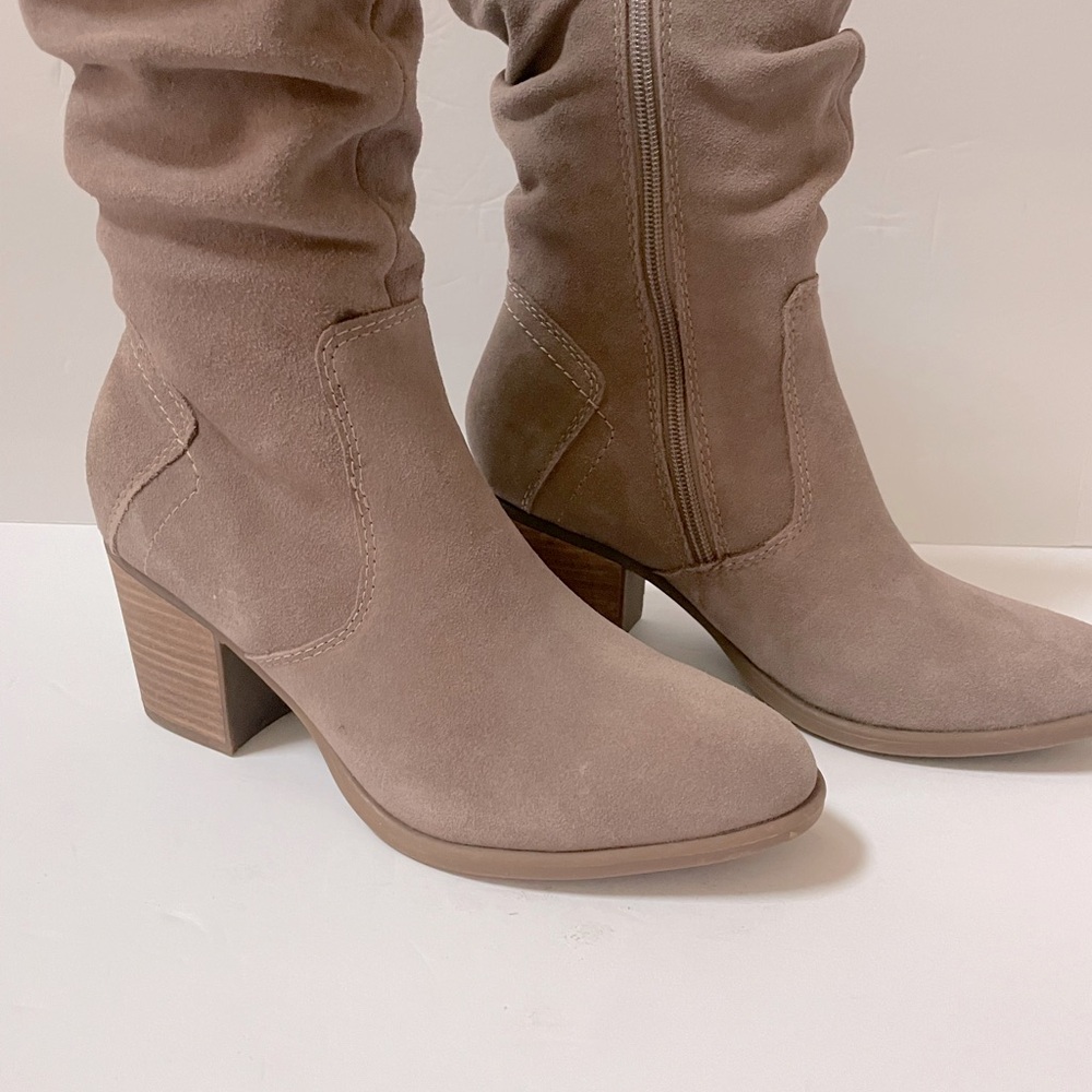 Earth Vine Block Heel Comfort Almond Toe Boots Sz 8.5 - Picture 5 of 15